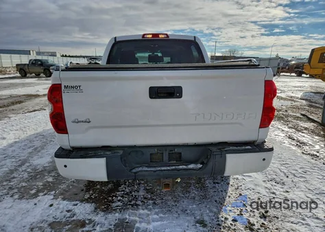 2014 Toyota Tundra Crewmax Platinum z USA, uszkodzony, nr VIN 5TFAW5F14EX415272
